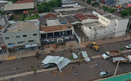 Temporal com granizo e ventos fortes causa destruição em bairros e no centro de Ponta Porã