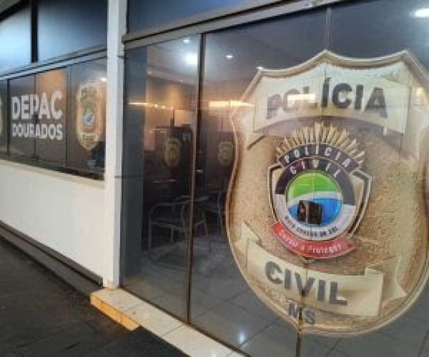 Confusão em distribuidora termina com mulher 'surtando' em Delegacia