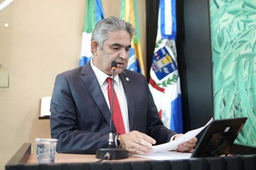 Marcelino Nunes solicita organização de estacionamento e reforço na iluminação pública em Ponta Porã