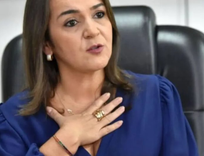 Prefeita de MS proíbe pessoas trans de usarem banheiro feminino: 'O óbvio'