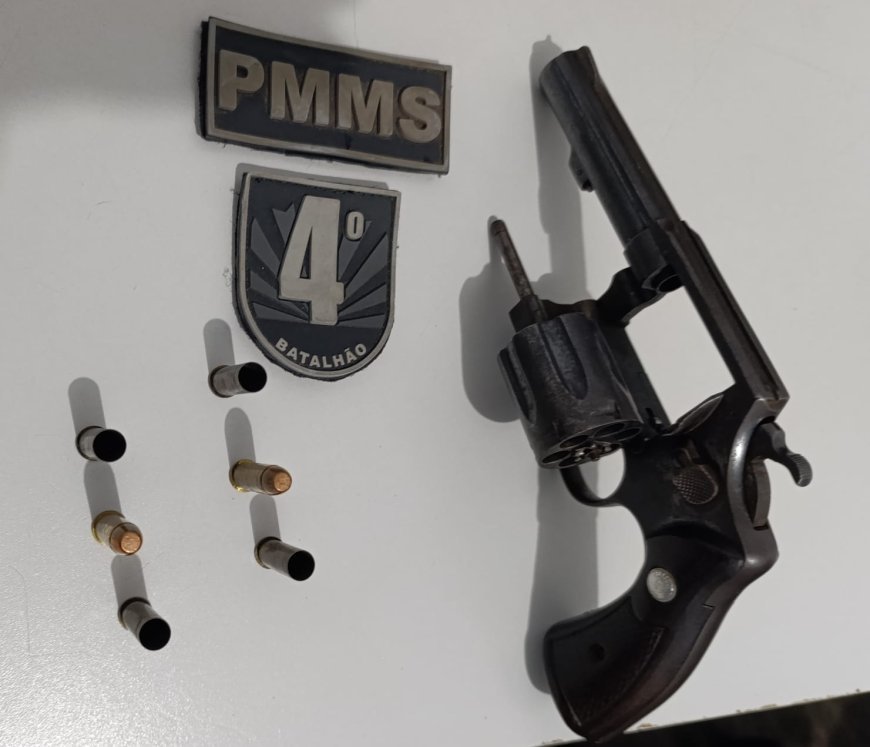 Polícia Militar prende homem após disparos de arma de fogo em via pública em Antônio João